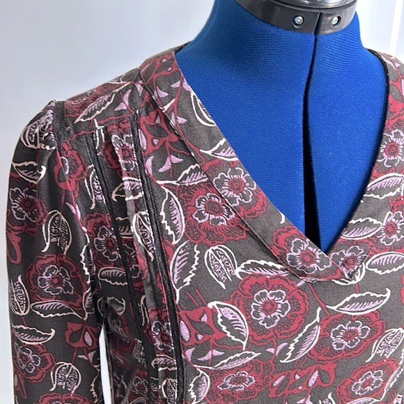 HINGE blouse, size Small, black with burgundy, lavender, and cream print - Picture 4 of 12